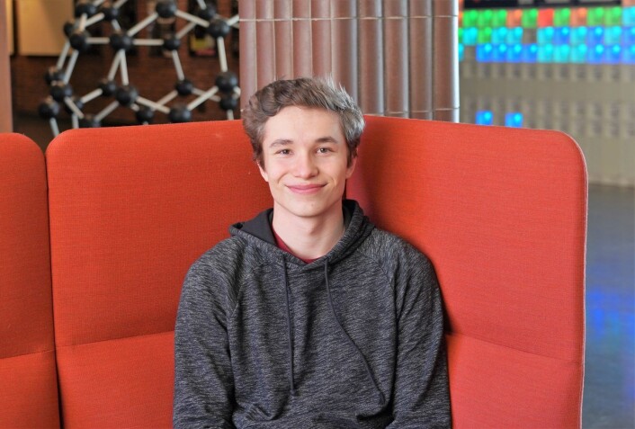 Audun Bergan fra Elvebakken videregående skole kan kalle seg Norges beste i kjemi 2019. Nå blir det treningsleir og nordiske finaler i Finland før kjemi-OL i Paris i juli. Foto: Elina Melteig / Universitetet i Oslo Audun Bergan fra Elvebakken videregående skole kan kalle seg Norges beste i kjemi 2019. Nå blir det treningsleir og nordiske finaler i Finland før kjemi-OL i Paris i juli. Foto: Elina Melteig / Universitetet i Oslo