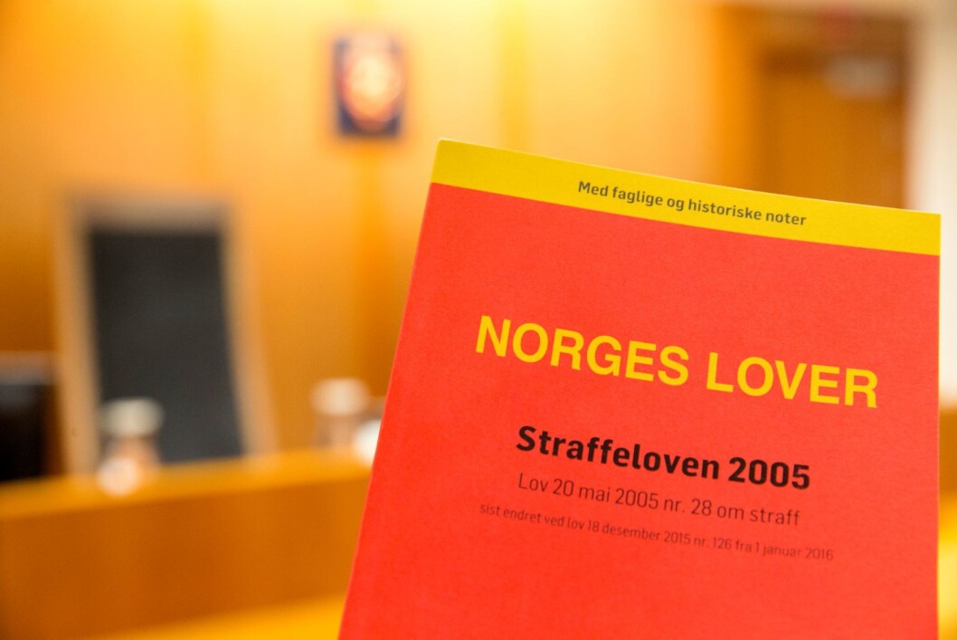 Mennene oppsøkte ifølge tiltalen en leilighet 8. mai i fjor, etter å ha avtalt å kjøpe sex av en av to kvinner som oppholdt der. Der skal kvinnene ha blitt utsatt for blant annet grovt ran. Foto: Terje Pedersen / NTB scanpix Mennene oppsøkte ifølge tiltalen en leilighet 8. mai i fjor, etter å ha avtalt å kjøpe sex av en av to kvinner som oppholdt der. Der skal kvinnene ha blitt utsatt for blant annet grovt ran. Foto: Terje Pedersen / NTB scanpix