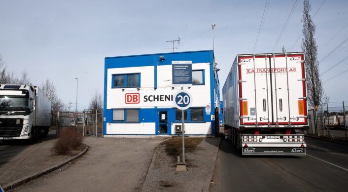 Et farlig stoff lekker ut fra et industribygg i Alnabruveien. Foto: Terje Pedersen / NTB scanpix Et farlig stoff lekker ut fra et industribygg i Alnabruveien. Foto: Terje Pedersen / NTB scanpix
