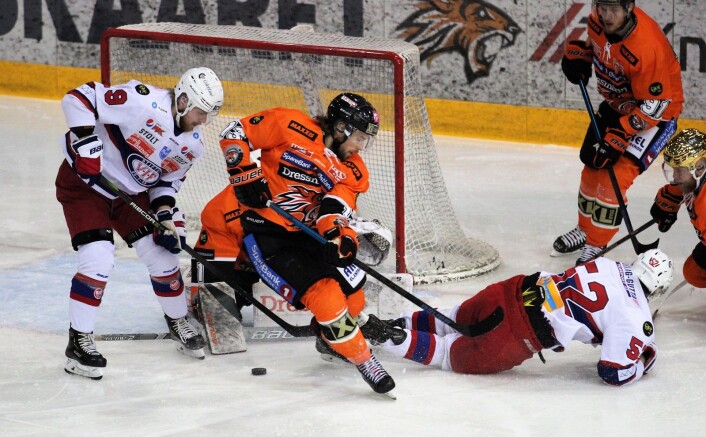 Andreas Heier med VIFs eneste skikkelige sjanse i første perioden. Foto: André Kjernsli Andreas Heier med VIFs eneste skikkelige sjanse i første perioden. Foto: André Kjernsli