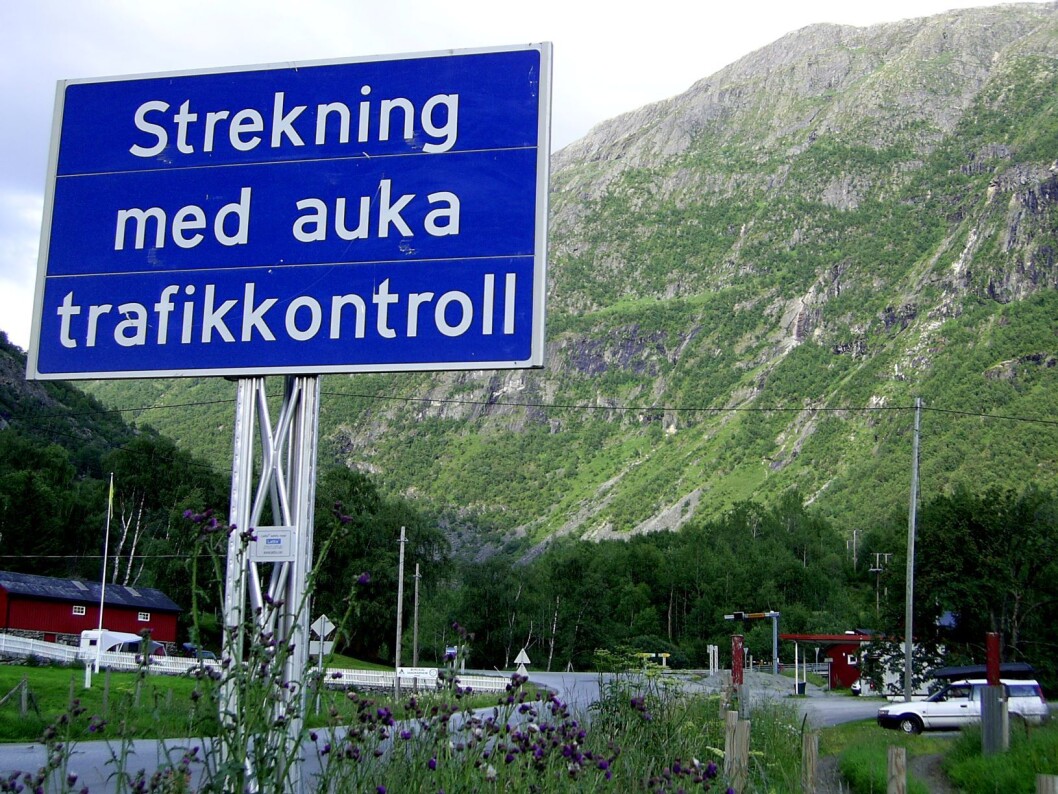 Skilt på nynorsk: Strekning med økt trafikkontroll. Typisk norsk. Språk Foto: Berit Keilen / SCANPIX Skilt på nynorsk: Strekning med økt trafikkontroll. Typisk norsk. Språk Foto: Berit Keilen / SCANPIX