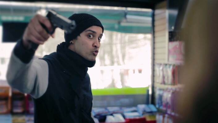 Ayaz Hussain sto også bak serien Kasim bæder. Ayaz Hussain sto også bak serien Kasim bæder.