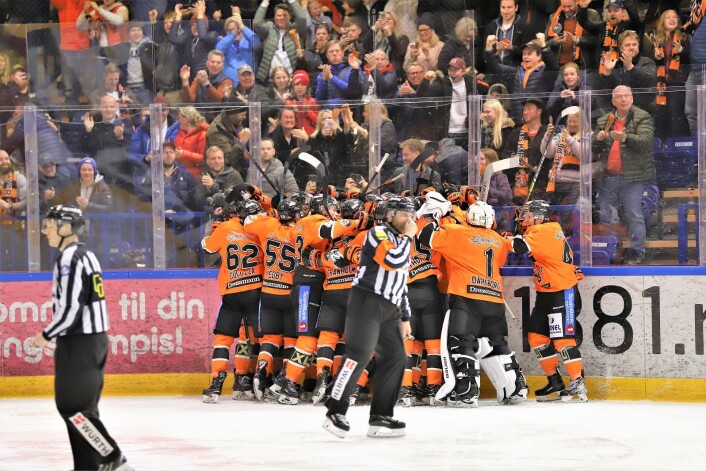 Så glade blir man når mann har sikret en plass i NM-finalen. Foto: André Kjernsli Så glade blir man når mann har sikret en plass i NM-finalen. Foto: André Kjernsli