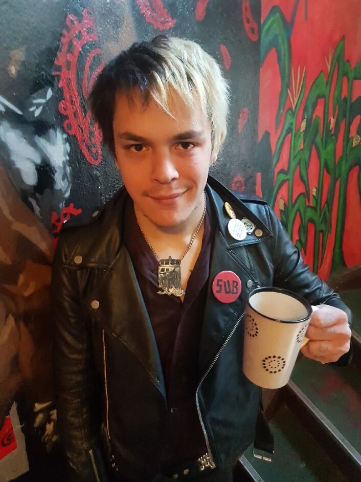 - Vi er selvsagt alltid litt skeptiske, og det blir litt rart å ikke kalle seg okkupanter lenger, sier beboer Daniel Harila. Foto: Privat - Vi er selvsagt alltid litt skeptiske, og det blir litt rart å ikke kalle seg okkupanter lenger, sier beboer Daniel Harila. Foto: Privat