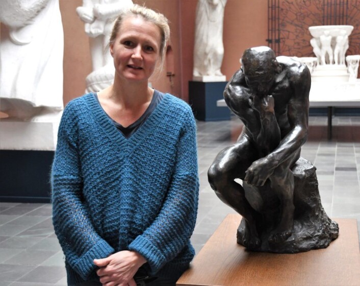Auguste Rodins skulptur "Tenkeren" er kanskje den mest kjente skulpturen Guri Skuggen har hentet inn til jubilumsutstillingen. Foto: Christian Boger Auguste Rodins skulptur "Tenkeren" er kanskje den mest kjente skulpturen Guri Skuggen har hentet inn til jubilumsutstillingen. Foto: Christian Boger