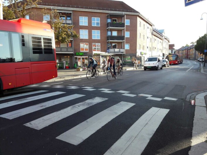 Aksjonistene i Aksjon Strømsveien håper de nye tiltakene fra bymiljøetaten vil bedre trafikksikkerheten for barn og unge som daglig ferdes langs Strømsveien på Vålerenga. Foto: Anders Høilund Aksjonistene i Aksjon Strømsveien håper de nye tiltakene fra bymiljøetaten vil bedre trafikksikkerheten for barn og unge som daglig ferdes langs Strømsveien på Vålerenga. Foto: Anders Høilund