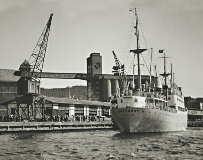 MS Bretagne, Fred. Olsen & Co. legger fra rederiets faste passasjerterminal på Vippetangen. Foto: Lorentzen-samlingen / Norsk Maritimt Museum MS Bretagne, Fred. Olsen & Co. legger fra rederiets faste passasjerterminal på Vippetangen. Foto: Lorentzen-samlingen / Norsk Maritimt Museum