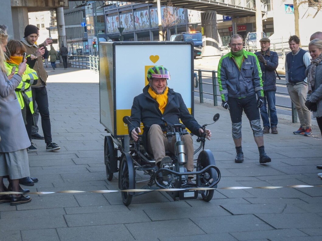 Byrådsleder Raymond Johansen testet den elektriske varesykkelen til transportsamarbeidet Elskede by. Foto Birger Morken Byrådsleder Raymond Johansen testet den elektriske varesykkelen til transportsamarbeidet Elskede by. Foto Birger Morken