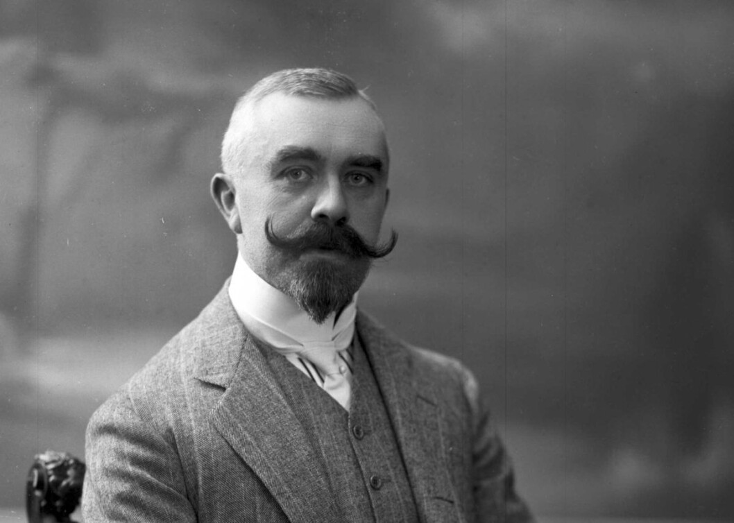 Portrett av høyesterettsadvokat Arthur Nicolay Sophus Knagenhjelm, mannen bak dagbøkene. Foto: Gustav Borgen / Norsk folkemuseum Portrett av høyesterettsadvokat Arthur Nicolay Sophus Knagenhjelm, mannen bak dagbøkene. Foto: Gustav Borgen / Norsk folkemuseum