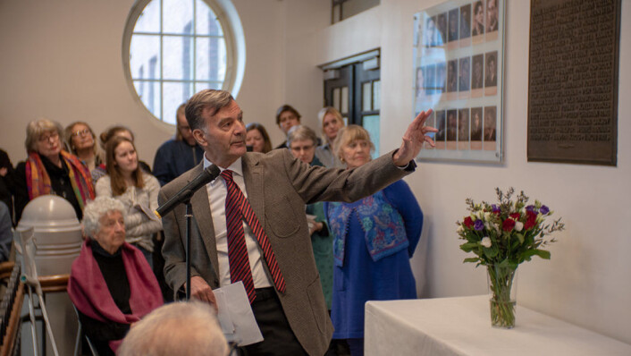 Tidligere historielærer Viggo Barfoed har ledet prosjektet med den nyrestaurerte minnetavlen. Foto: Thor Langfeldt Tidligere historielærer Viggo Barfoed har ledet prosjektet med den nyrestaurerte minnetavlen. Foto: Thor Langfeldt