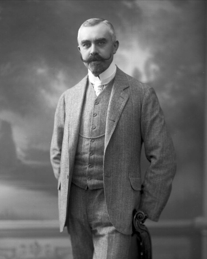 Arthur Knagenhjelm. Foto: Gustav Borgen / Norsk folkemuseum Arthur Knagenhjelm. Foto: Gustav Borgen / Norsk folkemuseum