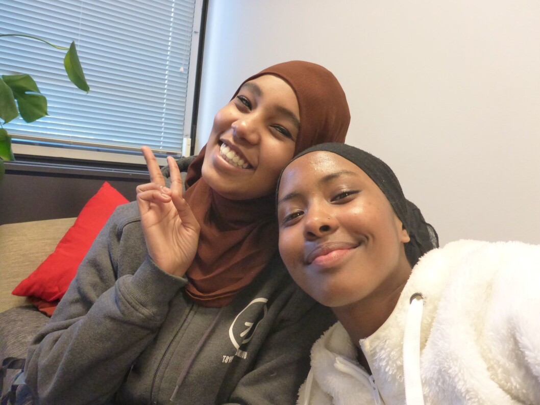 Nasrin Adam og Samira Alideq er snart klare for studentlivet, ønsker å være økonomisk uavhengige, søker jobb. Foto: Selfie av Samira Alideq Nasrin Adam og Samira Alideq er snart klare for studentlivet, ønsker å være økonomisk uavhengige, søker jobb. Foto: Selfie av Samira Alideq