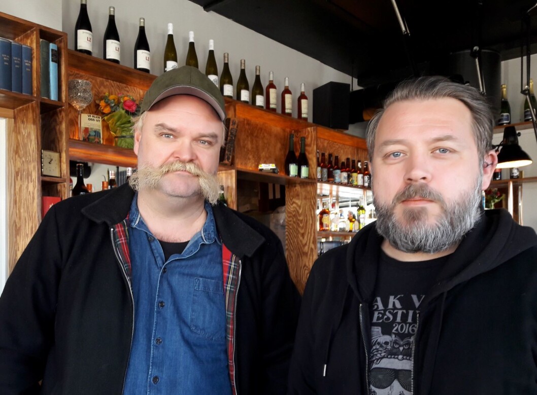 Atle Antonsen (tv) og Kenneth Simonsen vil at Lun skal bli en moderne bydelskro, et sted hvor du kan bli kjent med naboen din. Foto: Anders Høilund Atle Antonsen (tv) og Kenneth Simonsen vil at Lun skal bli en moderne bydelskro, et sted hvor du kan bli kjent med naboen din. Foto: Anders Høilund