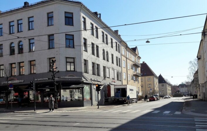 I 1929 flyttet kjøttforretningen inn på hjørnet av Vogts gate og Hegermanns gate. Lenger bort i gata står Oksestatuen. Foto: Andrs Høilund I 1929 flyttet kjøttforretningen inn på hjørnet av Vogts gate og Hegermanns gate. Lenger bort i gata står Oksestatuen. Foto: Andrs Høilund