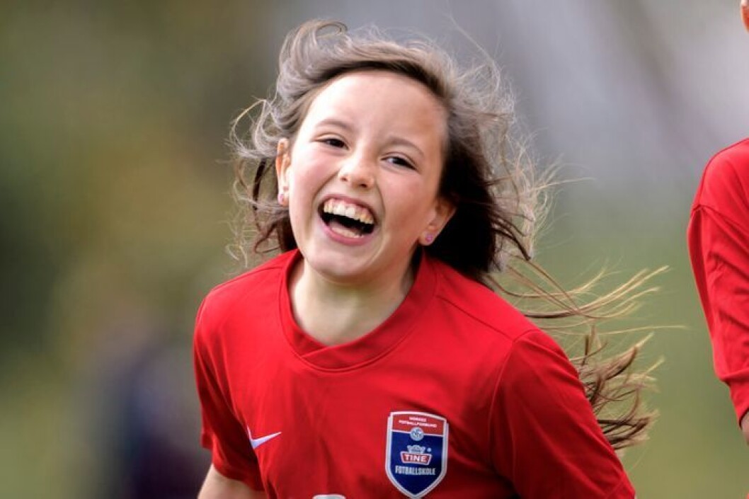 For å rekruttere til påskens fotballskole har både Røde Kors og Haugerud IL spredt budskapet slik at jenter mellom seks og tolv år, over hele Oslo, har fått informasjon om fotballskolen. Foto: Tine For å rekruttere til påskens fotballskole har både Røde Kors og Haugerud IL spredt budskapet slik at jenter mellom seks og tolv år, over hele Oslo, har fått informasjon om fotballskolen. Foto: Tine