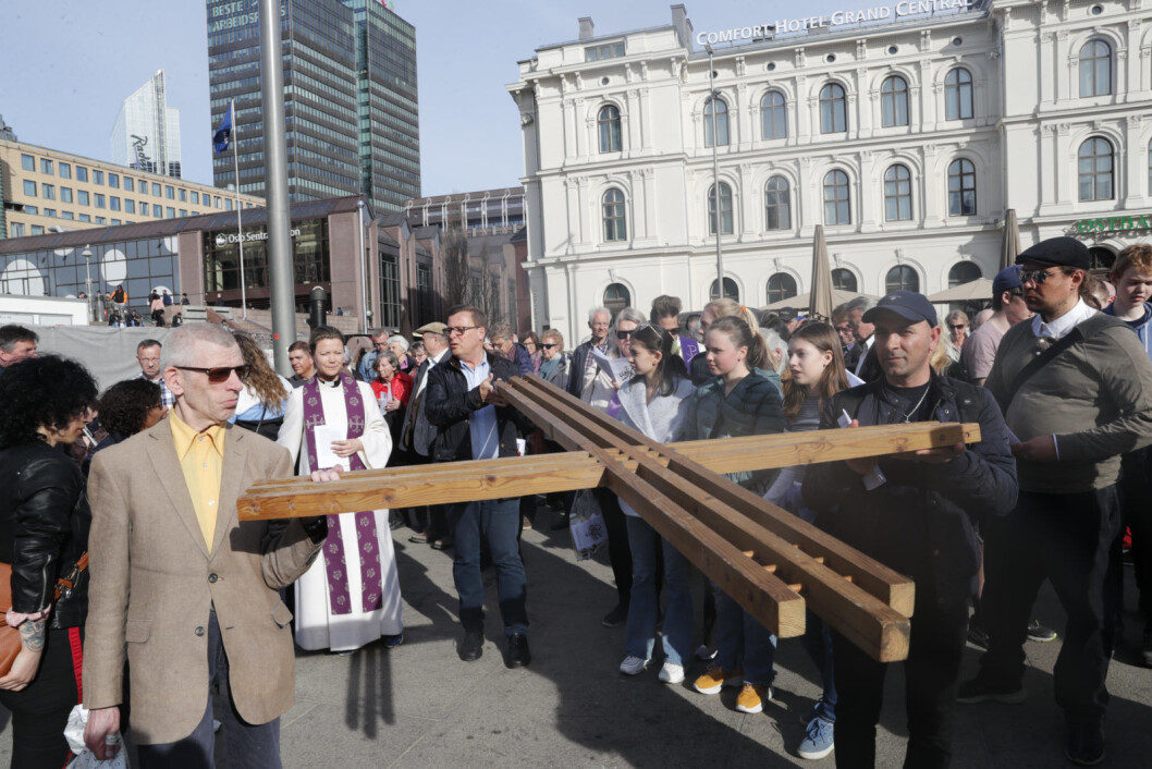 Biskop Kari Veiteberg deltok på korsvandringen i Oslo. Foto: Terje Bendiksby / NTB scanpix Biskop Kari Veiteberg deltok på korsvandringen i Oslo. Foto: Terje Bendiksby / NTB scanpix