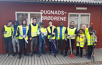 Kompisgjeng fra moské var lei av søppel på Bjørndal. Nå får ungdommenes påskedugnad ros fra politiet
