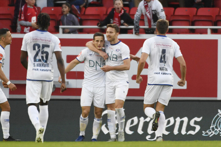 Vålerengas Herolind Shala og Matthías Vilhjálmsson feirer Shalas utligning før pause i bortekampen mot Brann. Foto: Marit Hommedal / NTB scanpix Vålerengas Herolind Shala og Matthías Vilhjálmsson feirer Shalas utligning før pause i bortekampen mot Brann. Foto: Marit Hommedal / NTB scanpix