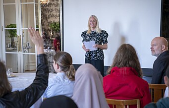 Oslo-elever får skrivekurs med forfattere hjemme hos kronprinsesse Mette-Marit