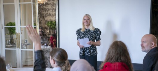 Oslo-elever får skrivekurs med forfattere hjemme hos kronprinsesse Mette-Marit