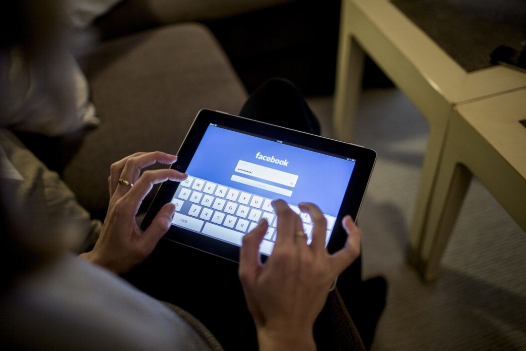 Ipaden som ble solgt på Finn.no var låst av Oslo kommune. Kjøperen har levert tilbake nettbrettet til kommunen etter at tyveriet ble oppdaget. Illustrasjonsfoto: Stian Lysberg Solum / NTB scanpix Ipaden som ble solgt på Finn.no var låst av Oslo kommune. Kjøperen har levert tilbake nettbrettet til kommunen etter at tyveriet ble oppdaget. Illustrasjonsfoto: Stian Lysberg Solum / NTB scanpix