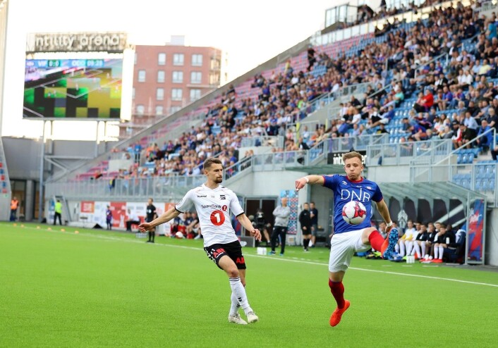 Ivan Näsberg var god og aktiv i første omgang. Han er så Vålerenga som det er mulig å bli. Backen har spilt på alle aldersnivåer i klubben. Foto: André Kjernsli Ivan Näsberg var god og aktiv i første omgang. Han er så Vålerenga som det er mulig å bli. Backen har spilt på alle aldersnivåer i klubben. Foto: André Kjernsli