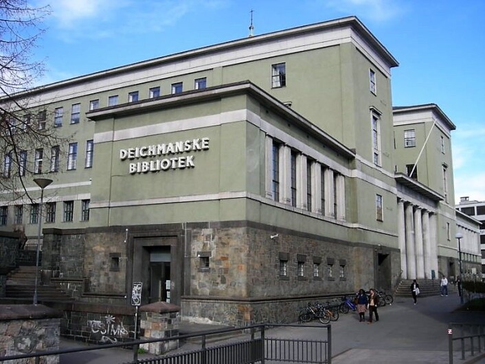 Trond Iversen lånte og leste gjerne bøker om matematikk på Deichman hovedbibliotek på Arne Garborgs plass, heller enn å gjøre matematikk-leksene sine. Foto: Kulturetaten Trond Iversen lånte og leste gjerne bøker om matematikk på Deichman hovedbibliotek på Arne Garborgs plass, heller enn å gjøre matematikk-leksene sine. Foto: Kulturetaten