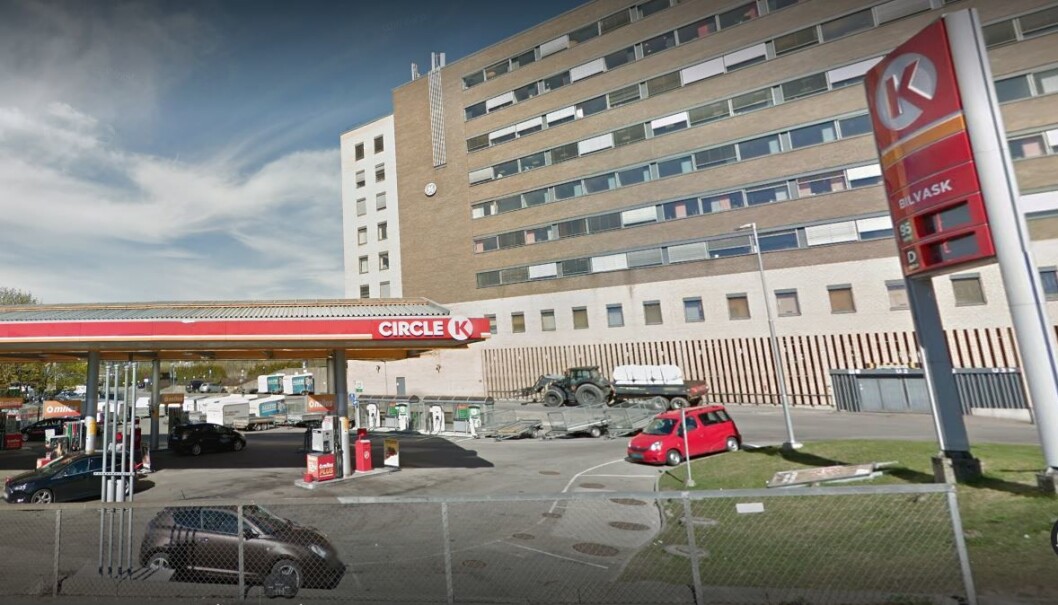 Ranerne prøvde å true til seg biler fra Circle K stasjonen på Storo: Foto: Google Maps Ranerne prøvde å true til seg biler fra Circle K stasjonen på Storo: Foto: Google Maps