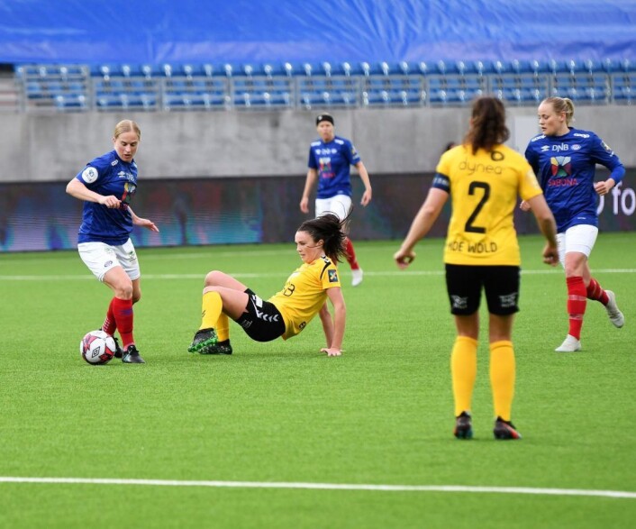 Vålerenga-spiss Natasha Dowie skapte stadig sjanser mot LSK. Her etterlater hun en forsvarer fra Romerike på rumpa. Foto: Christian Boger Vålerenga-spiss Natasha Dowie skapte stadig sjanser mot LSK. Her etterlater hun en forsvarer fra Romerike på rumpa. Foto: Christian Boger