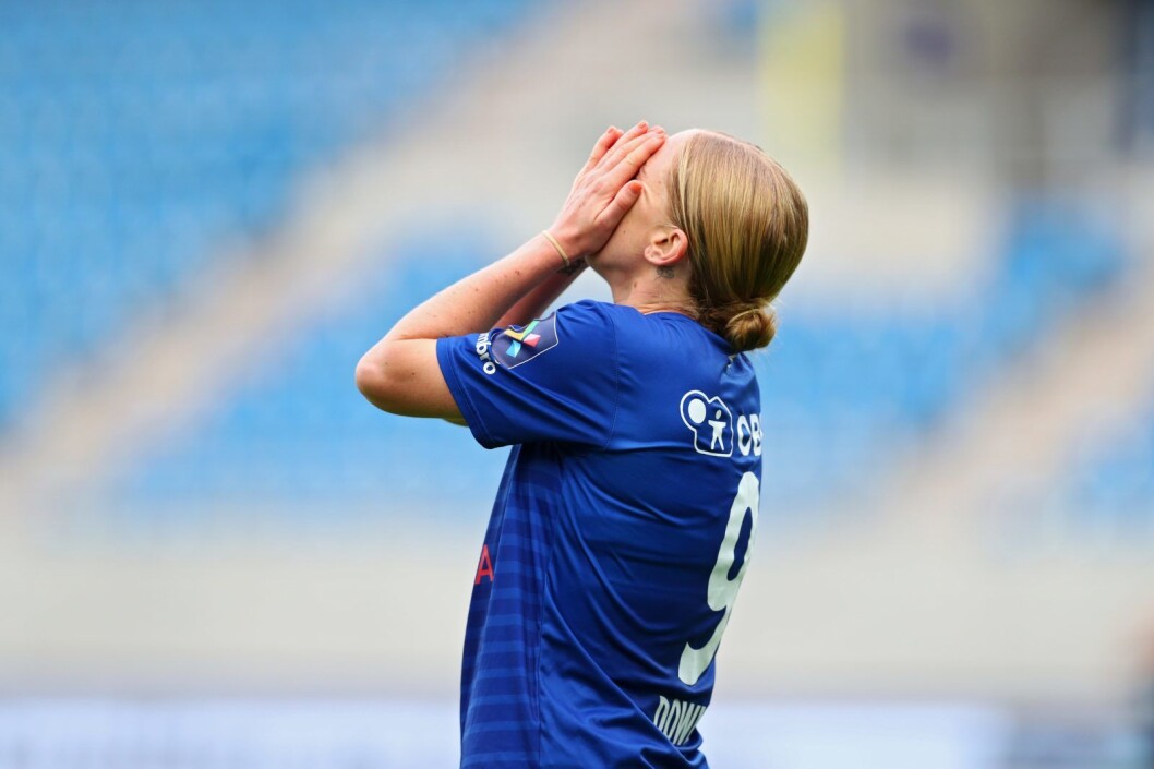 Vålerenga's Natasha Khalila Dowie gikk på en stygg smell mot Klepp. Foto: Ryan Kelly / NTB scanpix Vålerenga's Natasha Khalila Dowie gikk på en stygg smell mot Klepp. Foto: Ryan Kelly / NTB scanpix