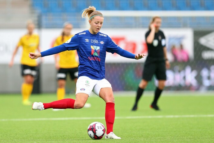Vålerengas Maruschka Waldus må ut i karantene etter rødt kort i 5-0 nederlaget mot Klepp.<br />Foto: Ryan Kelly / NTB scanpix Vålerengas Maruschka Waldus må ut i karantene etter rødt kort i 5-0 nederlaget mot Klepp.<br />Foto: Ryan Kelly / NTB scanpix
