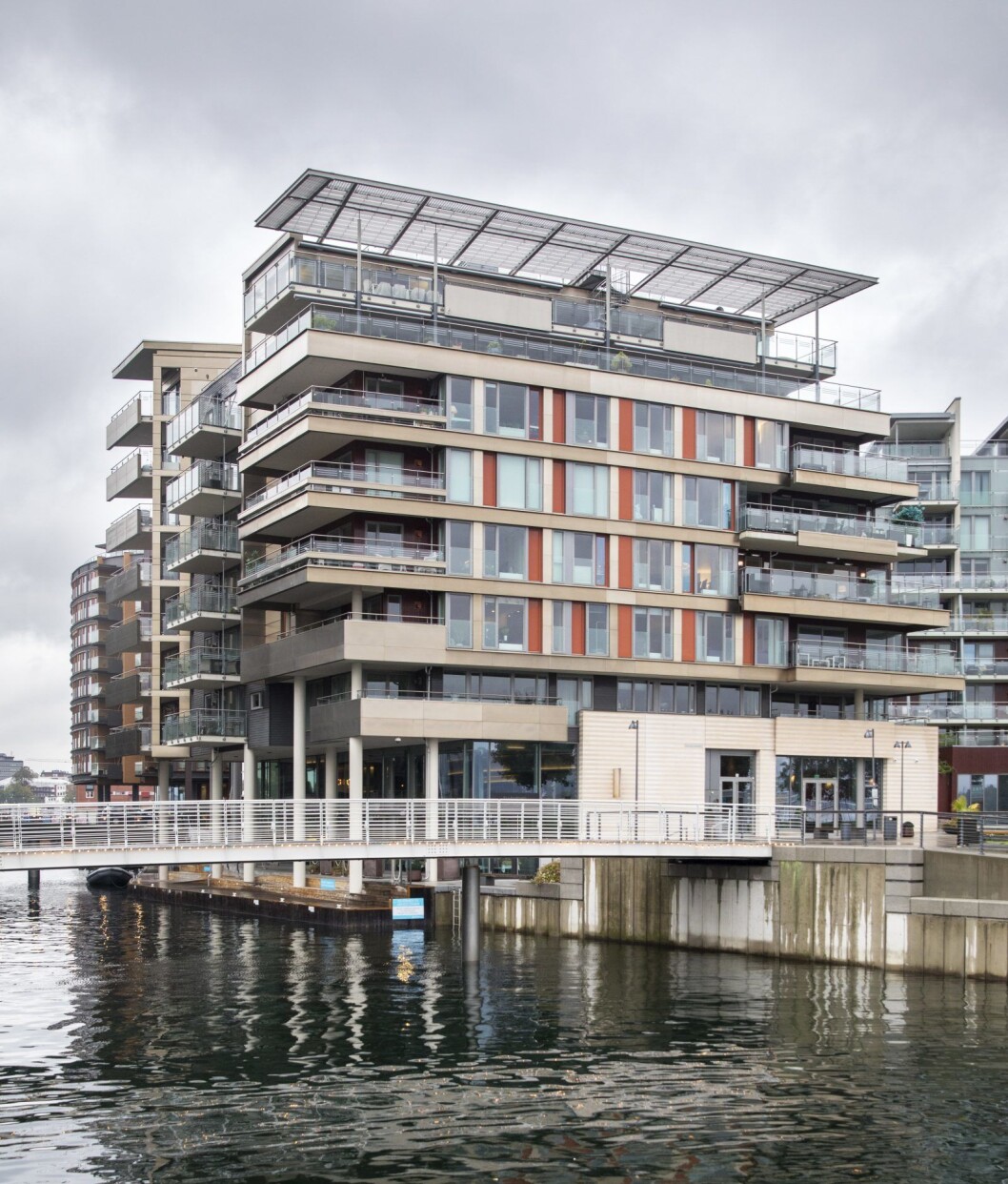 Kraftspekulant Einar Aas eier to toppleiligheter i Strandpromenaden 5 på Tjuvholmen i Oslo. Han kjøpte dem i 2009 for rundt 42 millioner kroner og slo dem sammen til én leilighet. Foto: Ole Berg-Rusten / NTB Scanpix Kraftspekulant Einar Aas eier to toppleiligheter i Strandpromenaden 5 på Tjuvholmen i Oslo. Han kjøpte dem i 2009 for rundt 42 millioner kroner og slo dem sammen til én leilighet. Foto: Ole Berg-Rusten / NTB Scanpix