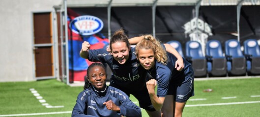 Vålerenga-jentene klare for byderby og fotballfest. — Det blir øst mot vest, mener Maren Hauge (25) Vålerenga-jentene klare for byderby og fotballfest. — Det blir øst mot vest, mener Maren Hauge (25)