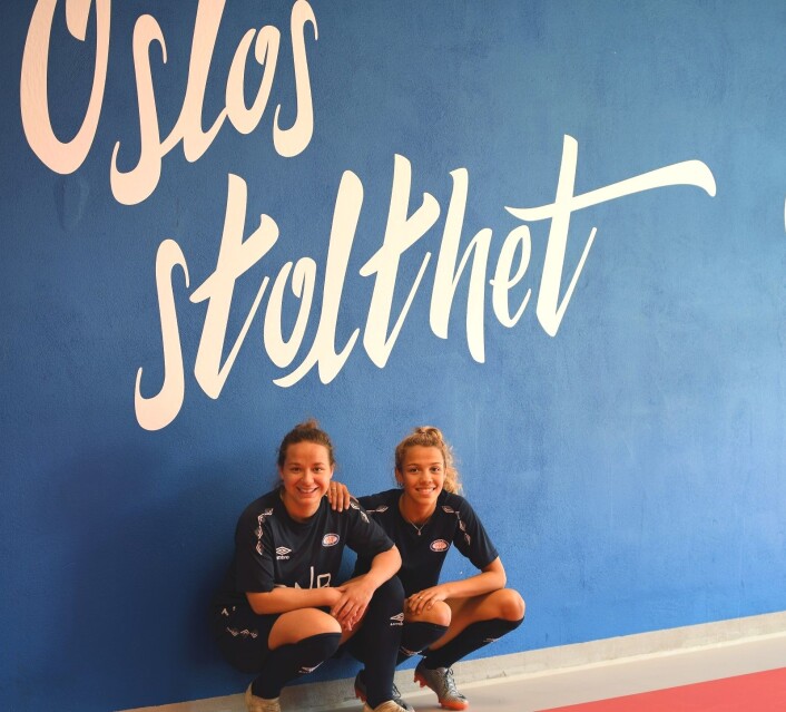 Vålerenga-jentene Maren Hauge (t.v) og Celin Bizet Ildhusøy er ikke i tvil om hvilken klubb de velger i hovedstaden. Foto: Christian Boger Vålerenga-jentene Maren Hauge (t.v) og Celin Bizet Ildhusøy er ikke i tvil om hvilken klubb de velger i hovedstaden. Foto: Christian Boger