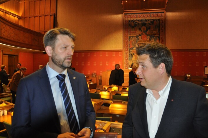 � Denne uretten fra de rødgrønne rammer de mest sårbare i Oslo, sier Eirik Lae Solberg (H). Bildet er tatt etter at bystyrets møte er hevet og bare noen få meter fra der VårtOslo minutter før ble hindret i å fotografere av helesebyråd Tone Tellevik Dahl. Foto: Arnsten Linstad � Denne uretten fra de rødgrønne rammer de mest sårbare i Oslo, sier Eirik Lae Solberg (H). Bildet er tatt etter at bystyrets møte er hevet og bare noen få meter fra der VårtOslo minutter før ble hindret i å fotografere av helesebyråd Tone Tellevik Dahl. Foto: Arnsten Linstad