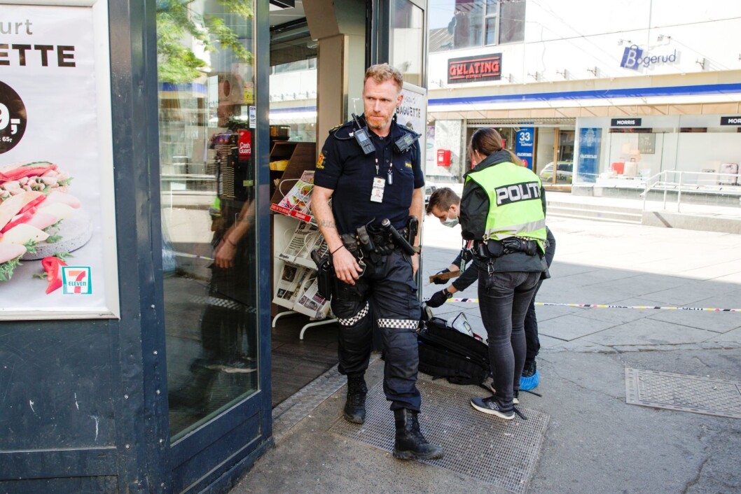 Politiet på åstedet i Brugata i Oslo der en person er alvorlig skadd etter å ha blitt knivstukket. Foto: Vidar Ruud / NTB scanpix Politiet på åstedet i Brugata i Oslo der en person er alvorlig skadd etter å ha blitt knivstukket. Foto: Vidar Ruud / NTB scanpix
