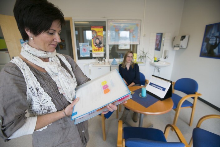 Helsesykepleier Lene Ødegård viser til gode resultater når det gjelder skolehelsetjenesten på Fjelsrud ungdomsskole. Foto: Heiko Junge / NTB scanpix Helsesykepleier Lene Ødegård viser til gode resultater når det gjelder skolehelsetjenesten på Fjelsrud ungdomsskole. Foto: Heiko Junge / NTB scanpix