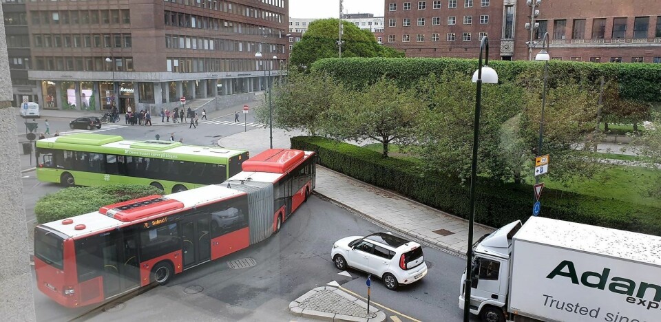 Bussene sliter mest med fremkommelighet dersom stenging av Løkkeveien er årsaken til trafikkøkningen VårtOslo får beskrevet av folk som jobber i nærområdet. Foto: tips@vartoslo.no