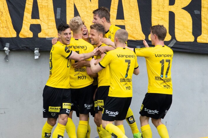 Kanarifuglene var 3-0 over Vålerenga på en nær fullsatt station. Foto: Audun Braastad / NTB scanpix Kanarifuglene var 3-0 over Vålerenga på en nær fullsatt station. Foto: Audun Braastad / NTB scanpix