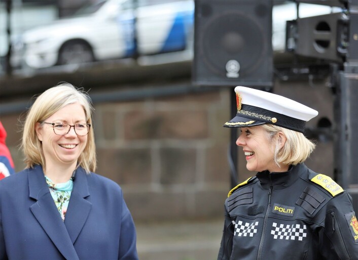 Trine Eilertsen fra Aftenposten og politidirektør Benedicte Bjørnland var blant de mange som stilte opp og holdt appell. Foto: André Kjernsli Trine Eilertsen fra Aftenposten og politidirektør Benedicte Bjørnland var blant de mange som stilte opp og holdt appell. Foto: André Kjernsli