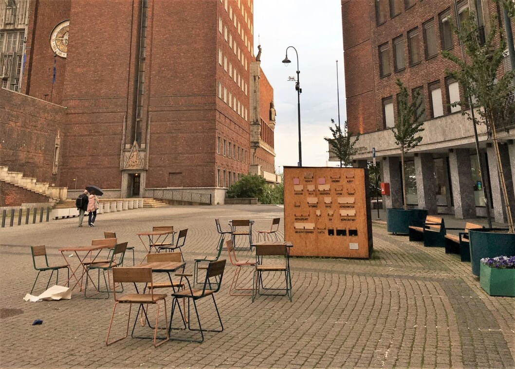 Måten Fridtjof Nansens plass er dekorert kler ikke Rådhuset, mener skribenten. Foto: Liven Sørum Måten Fridtjof Nansens plass er dekorert kler ikke Rådhuset, mener skribenten. Foto: Liven Sørum