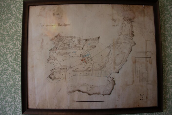 Kart over eiendommen til Ladegaardsøens hovedgård, altså kongsgården på Bygdøy. Foto: Hans Magnus Borge Kart over eiendommen til Ladegaardsøens hovedgård, altså kongsgården på Bygdøy. Foto: Hans Magnus Borge