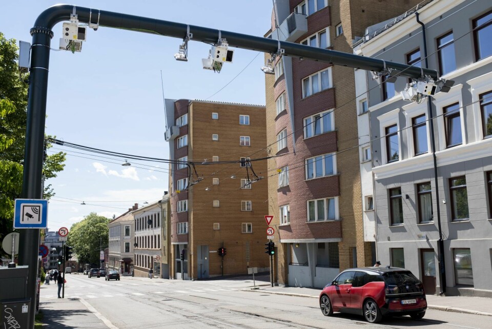Fra i dag, 1. juni, blir det et helt nytt bompengesystem i Oslo. Innkrevingen av bompenger fordeles på tre bomringer med totalt 83 bomstasjoner. Her er en av de nye som er montert i Vogts gate. Foto: Fredrik Hagen / NTB scanpix