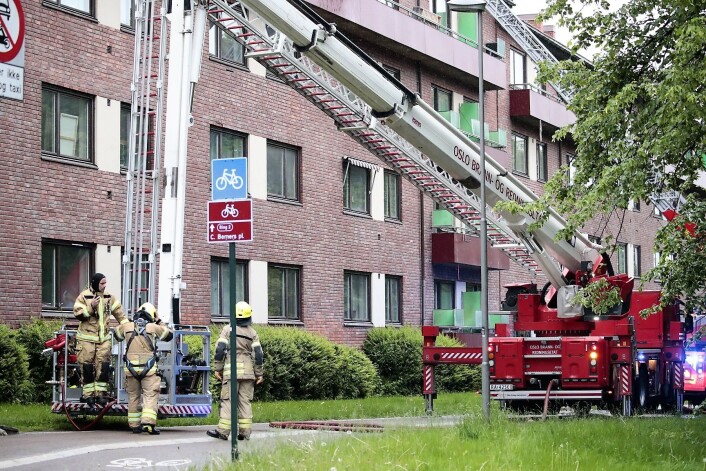 Oslo brann- og redningsetat rykket ut med store mannskaper etter at det brøt ut brann i Christian Michelsens gate mandag morgen. Foto: Lise Åserud / NTB scanpix Oslo brann- og redningsetat rykket ut med store mannskaper etter at det brøt ut brann i Christian Michelsens gate mandag morgen. Foto: Lise Åserud / NTB scanpix