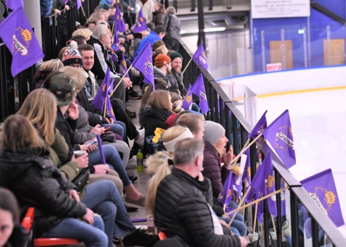 Grüner ishall er egentlig for liten til eliteseriespill, men ble likevel godkjetn av hockeyforbundet. � Det betyr mye for lokalmiljøet at Grüner får spille her, sier Vegard Holm. Foto: Chistian Boger Grüner ishall er egentlig for liten til eliteseriespill, men ble likevel godkjetn av hockeyforbundet. � Det betyr mye for lokalmiljøet at Grüner får spille her, sier Vegard Holm. Foto: Chistian Boger