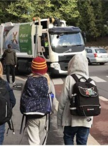 Daglig må skolebarna ut i en av Norges mest trafikkerte gater i rushtiden, på vei til Marienlyst skole. Daglig må skolebarna ut i en av Norges mest trafikkerte gater i rushtiden, på vei til Marienlyst skole.