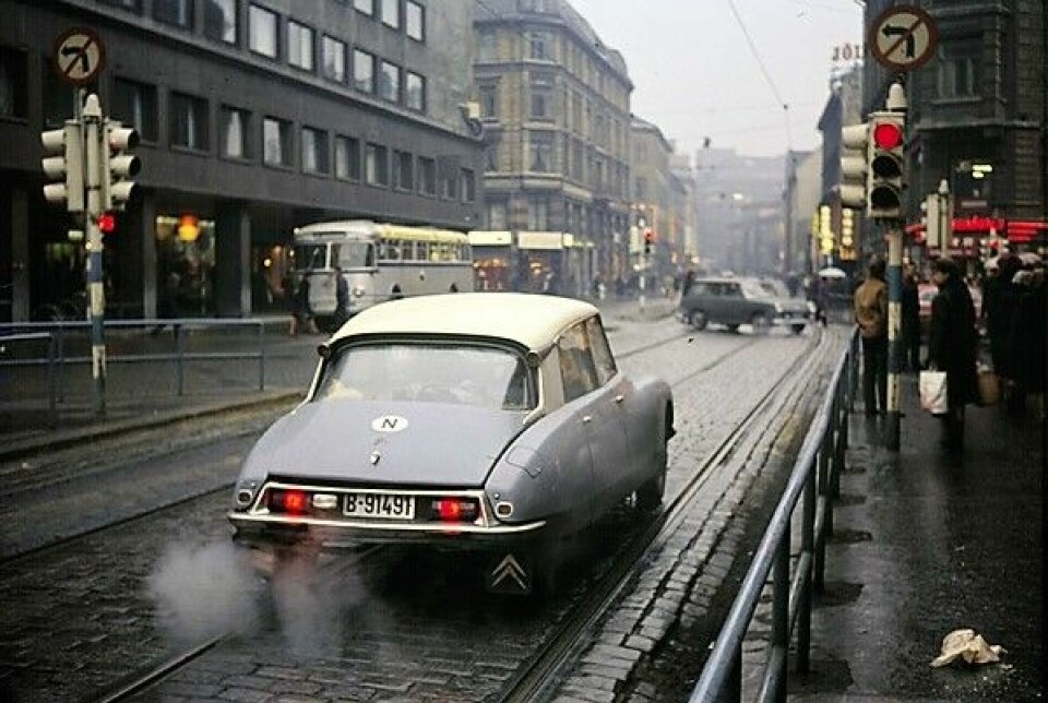 Frp vil ta oss tilbake til en fordums tid da byutviklingen handlet om å legge til rette for bilen, mener skribenten. foto: Frank Thomassen,  Oslo Museum