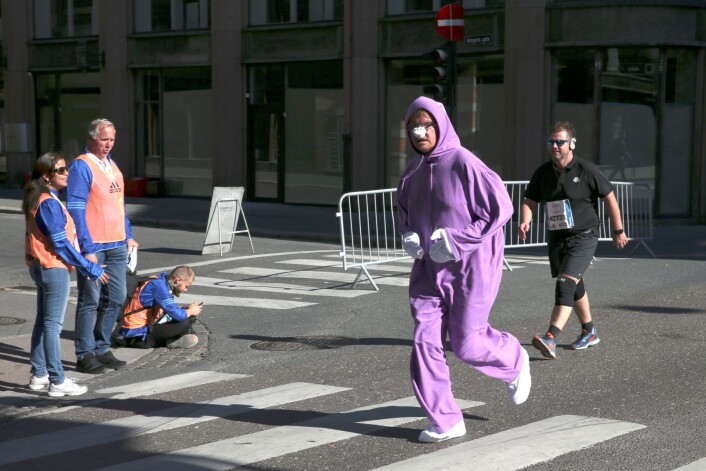 Enkelte løpere kledde seg veldig godt under maraton i Oslo. Foto: Vidar Ruud / NTB scanpix Enkelte løpere kledde seg veldig godt under maraton i Oslo. Foto: Vidar Ruud / NTB scanpix