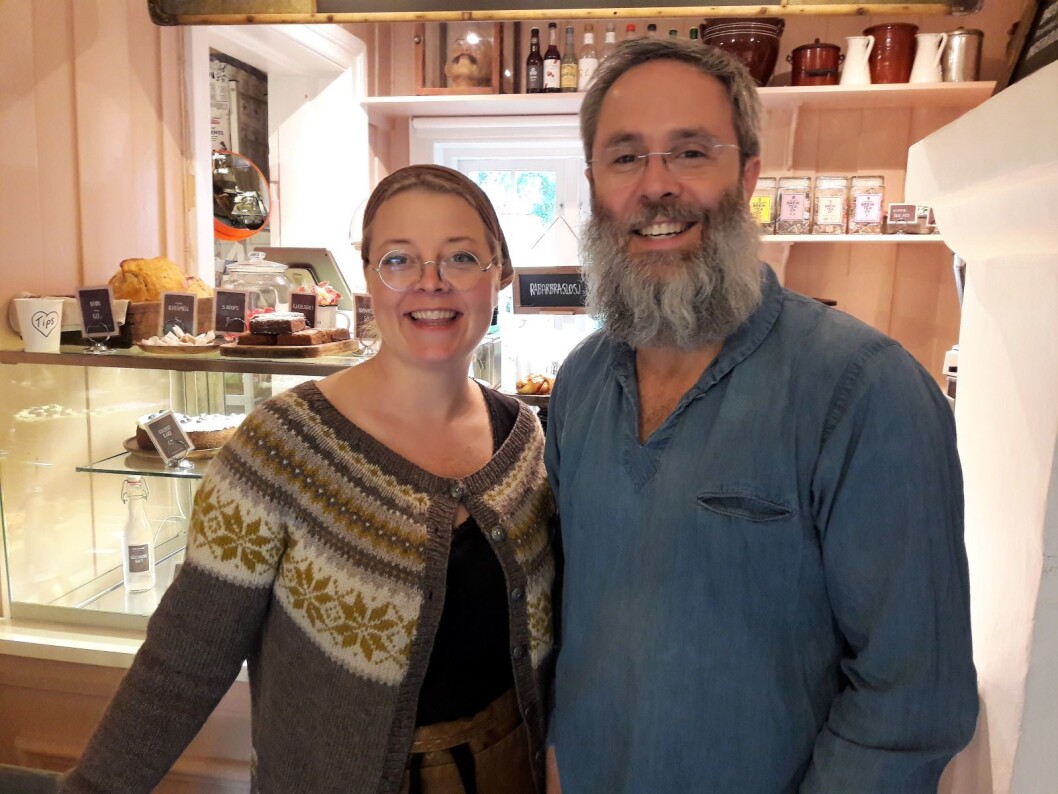 Anne Gravingen og Bendik Romstad i Anne på landet har overtatt Hønse-Lovisas hus og samarbeider med Arbeidermuseet på den andre siden av elva. Foto: Anders Høilund Anne Gravingen og Bendik Romstad i Anne på landet har overtatt Hønse-Lovisas hus og samarbeider med Arbeidermuseet på den andre siden av elva. Foto: Anders Høilund