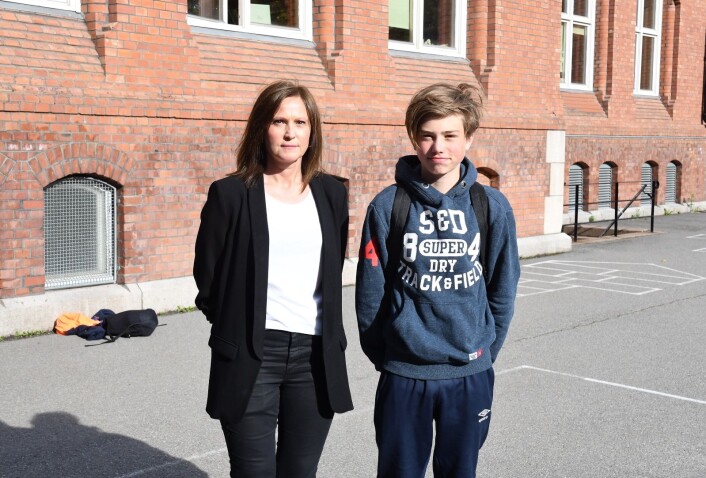 Rektor ved Vålerenga skole, Elin Honningsvåg, og elevrådsleder Sebastian Hommersand, synes det er trist om skolegården blir mindre enn hva den er i dag. Foto: Christian Boger Rektor ved Vålerenga skole, Elin Honningsvåg, og elevrådsleder Sebastian Hommersand, synes det er trist om skolegården blir mindre enn hva den er i dag. Foto: Christian Boger
